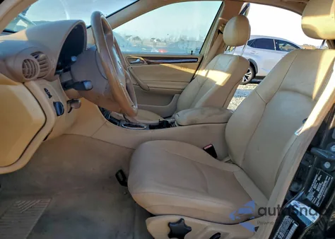 2002 Mercedes-Benz C 240 z USA, uszkodzony, nr VIN WDBRF61J12F250670